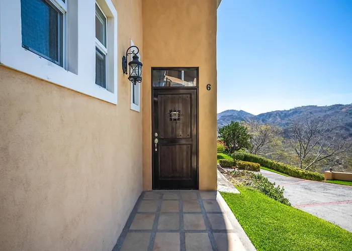 Relaxing 3Br Ocean-View Condo | 2 Balconies